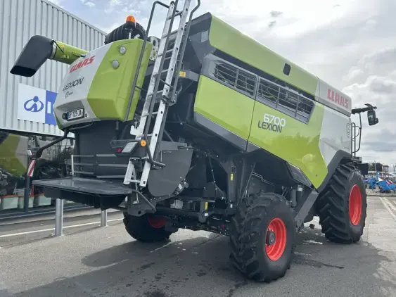 CLAAS LEXION 6700 - Photo 7