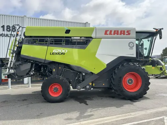 CLAAS LEXION 6700 - Photo 8