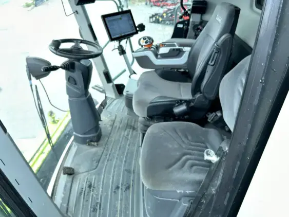 CLAAS LEXION 7500 4X4 - Photo 9