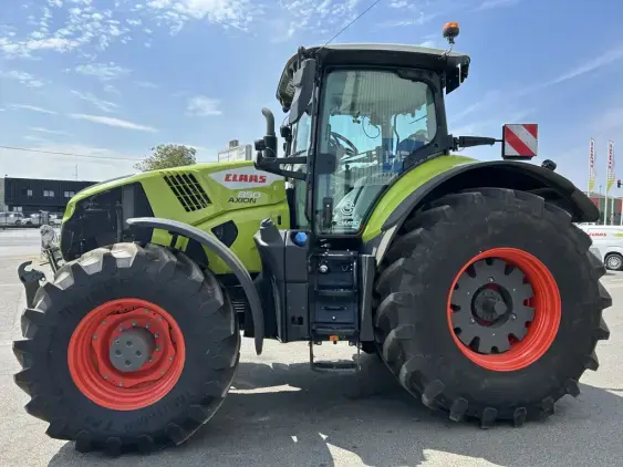 CLAAS AXION 850 - Photo 4