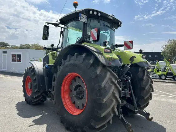 CLAAS AXION 850 - Photo 5