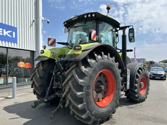 CLAAS AXION 850 - Photo 7