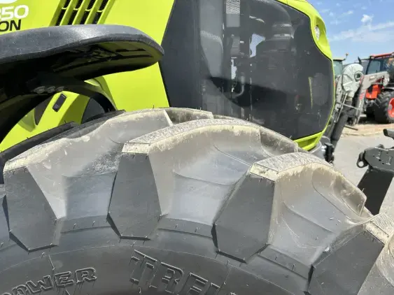 CLAAS AXION 850 - Photo 9