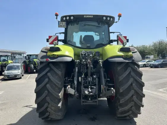 CLAAS AXION 850 - Photo 7
