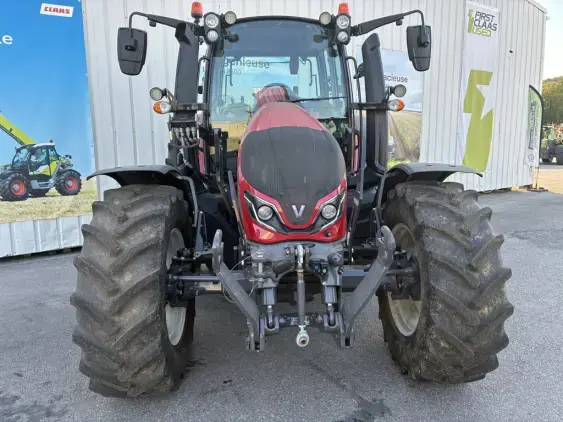 VALTRA G135  active - Photo 2