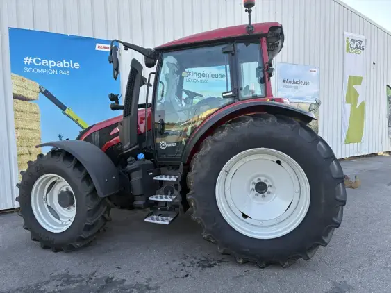 VALTRA G135  active - Photo 7