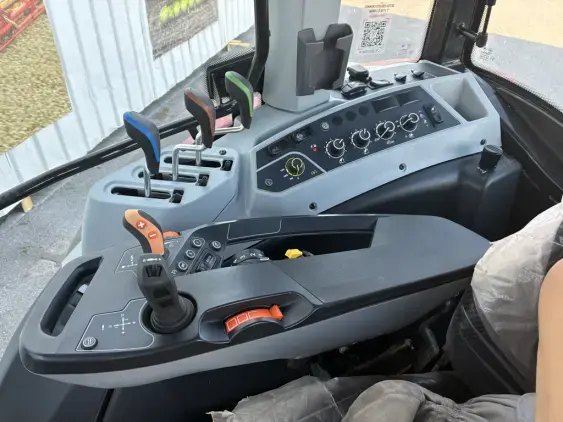 VALTRA G135  active - Photo 15