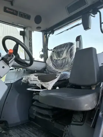 VALTRA G135  active - Photo 17