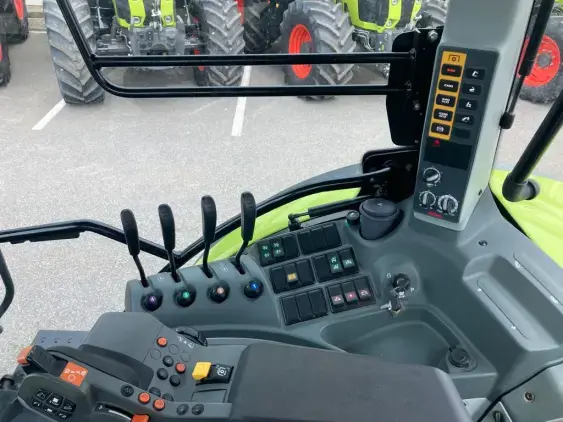 CLAAS Arion 530 Cis hexa - Photo 6