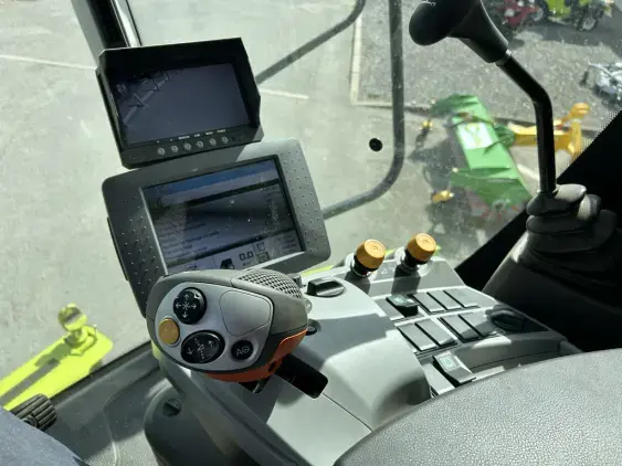CLAAS TUCANO 570 - Photo 14