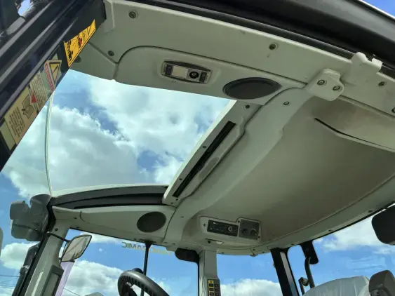 CLAAS ARION 440 - Photo 14