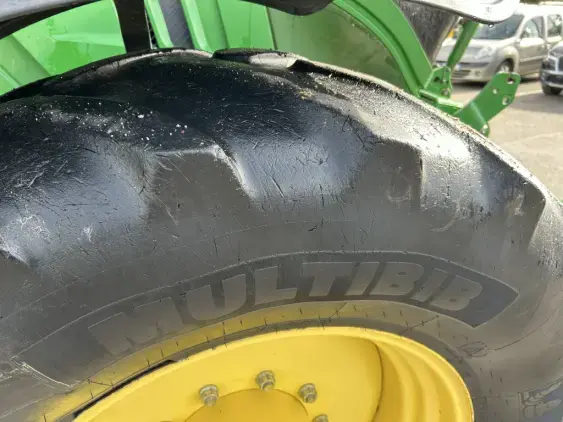 JOHN DEERE 6195M - Photo 12