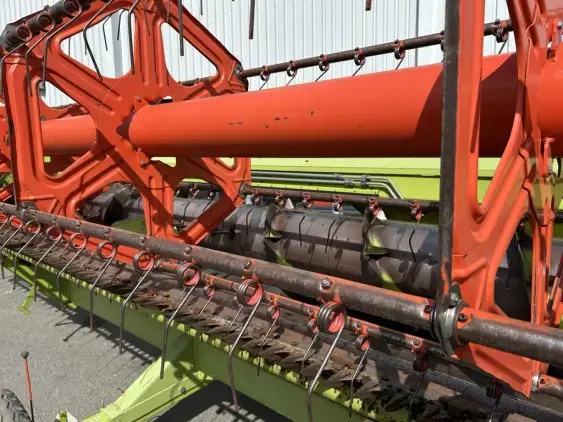 CLAAS 660 - Photo 8