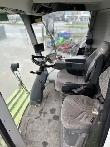 CLAAS Trion 750 - Photo 9