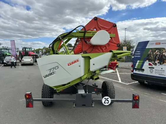 CLAAS Trion 750 - Photo 16