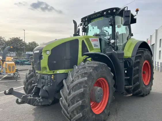 CLAAS AXION 920 CMATIC - Photo 3