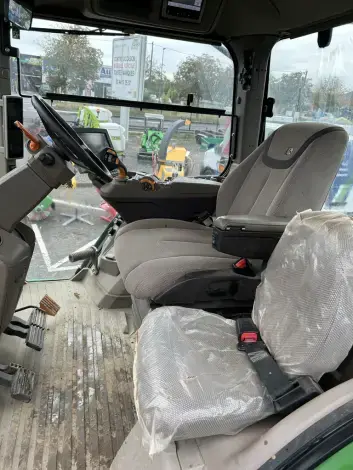 JOHN DEERE 7R 270 - Photo 9