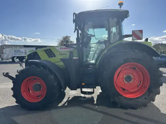 CLAAS ARION 630 - Photo 5