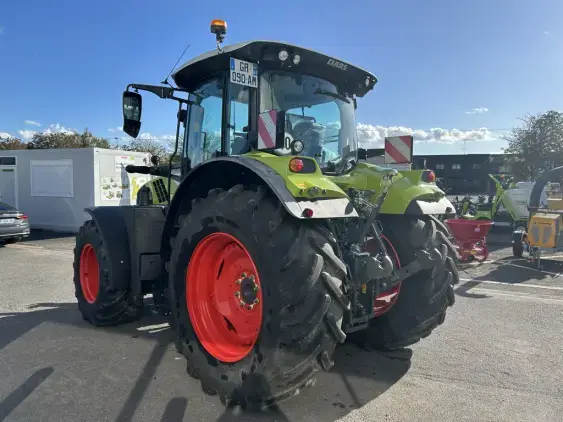 CLAAS ARION 630 - Photo 6