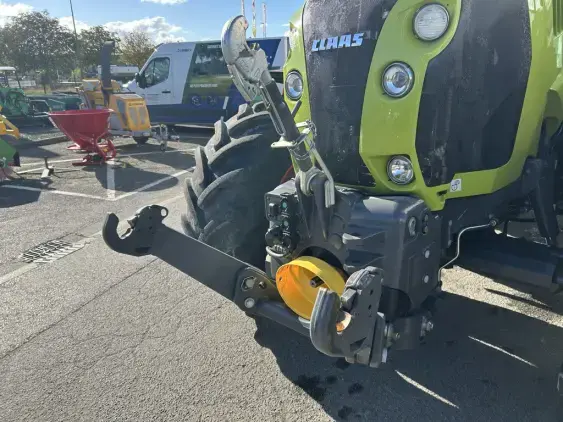 CLAAS ARION 630 - Photo 11