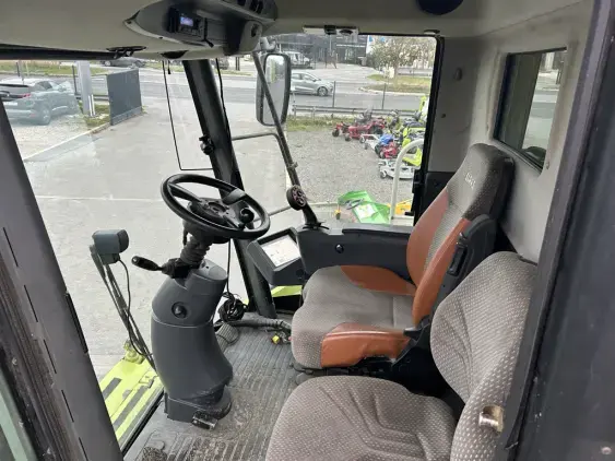CLAAS LEXION 570 C - Photo 12