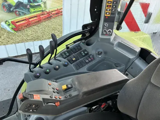 CLAAS Arion 610  - Photo 12