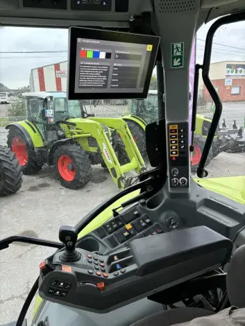CLAAS ARION 630 HEXA - Photo 18