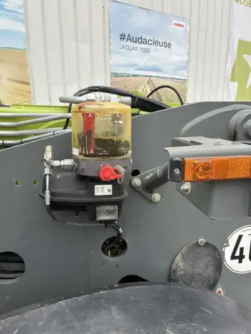 CLAAS SCORPION 741 VARIPOWER - Photo 16