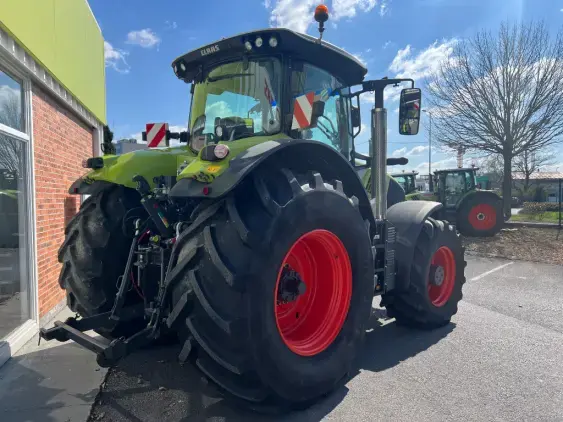 CLAAS Axion 850 cmatic - Photo 5