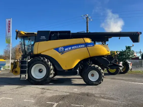 NEW HOLLAND CR 8.80 - Photo 4