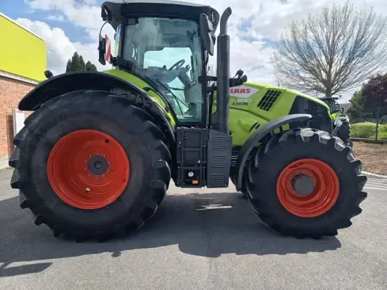 CLAAS AXION 830 CMATIC - Photo 8