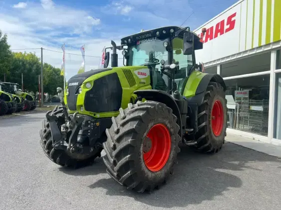 CLAAS AXION 830 - Photo 5