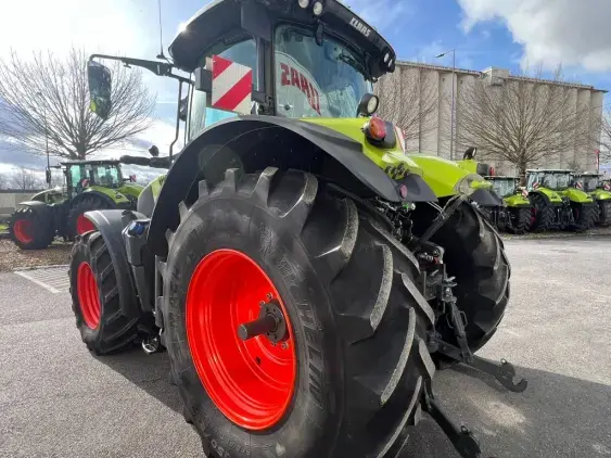 CLAAS Axion 830 Hexashift cis+ - Photo 5