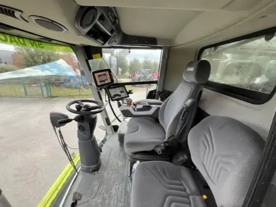 CLAAS LEXION 7600 - Photo 9