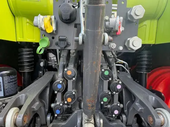 CLAAS ARION 530 - Photo 13