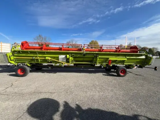 CLAAS Lexion 8700 TT  - Photo 21