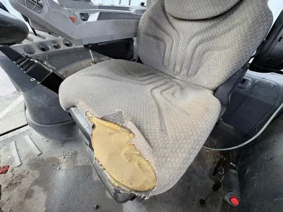 CLAAS ARION 520 - Photo 10