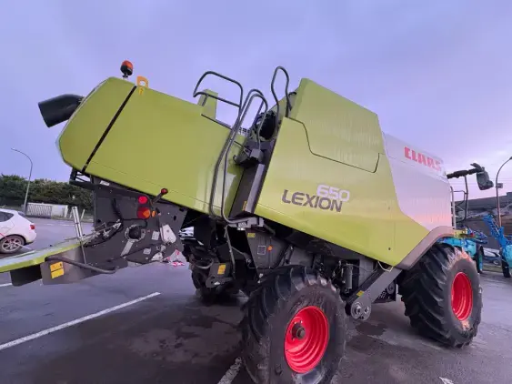 CLAAS LEXION 650 - Photo 6