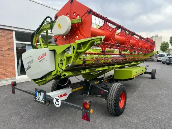 CLAAS LEXION 7400 - Photo 22