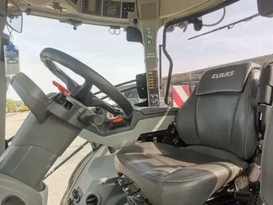 CLAAS AXION 870 CMATIC - Photo 9