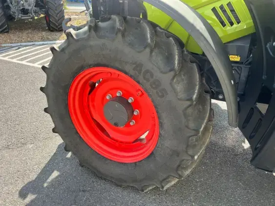 CLAAS ARION 530 - Photo 10