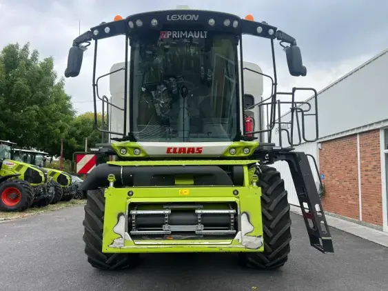 CLAAS LEXION 7400 - Photo 2