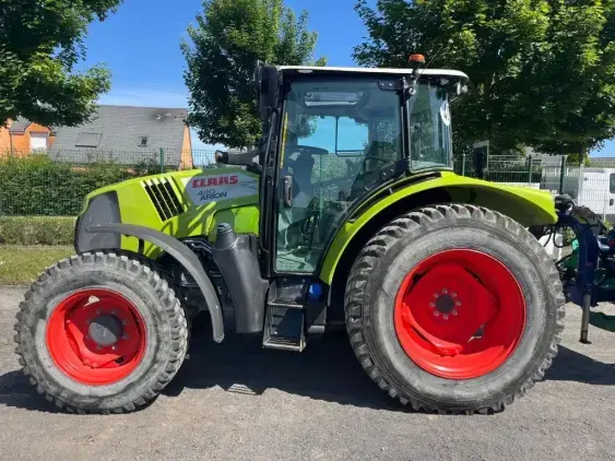 CLAAS Arion 420 - Photo 4