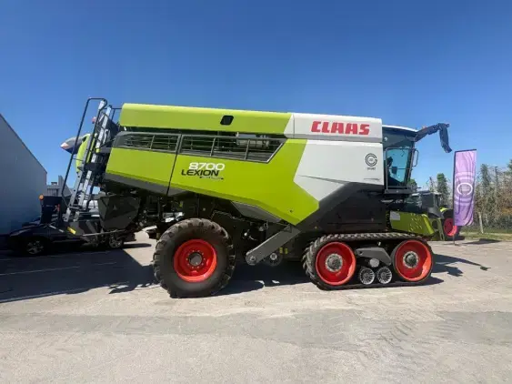 CLAAS LEXION 8700 TT - Photo 8