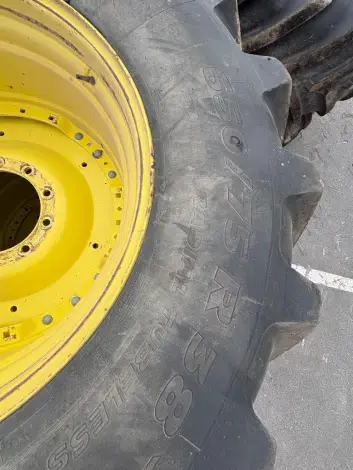 JOHN DEERE 6195r - Photo 2