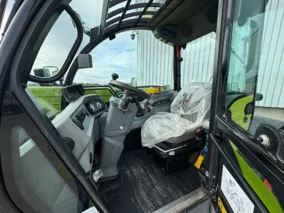 CLAAS SCORPION 741 VARIPOWER - Photo 13