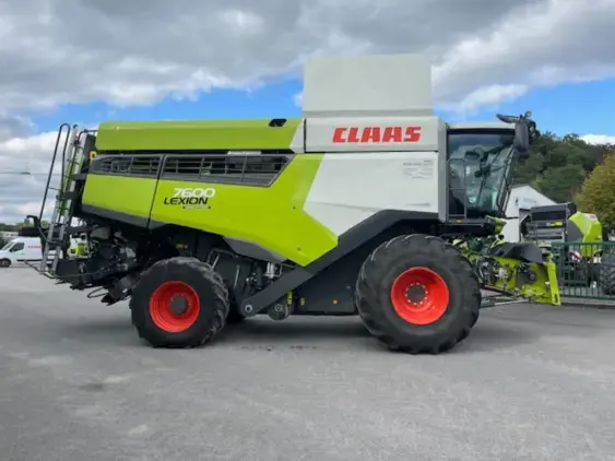 CLAAS LEXION 7600 - Photo 8