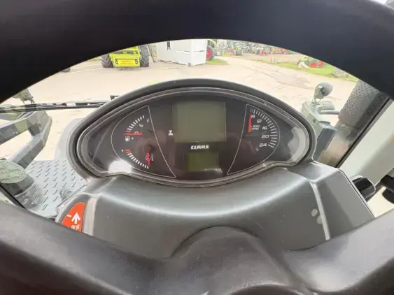 CLAAS ARION 610 - Photo 10