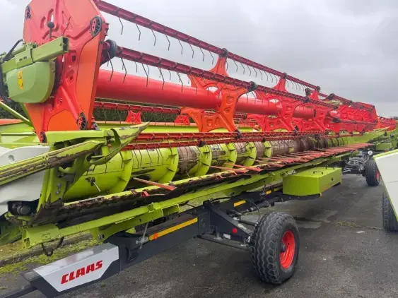 CLAAS Lexion 8700 TT - Photo 3