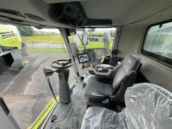 CLAAS Lexion 8700  - Photo 15